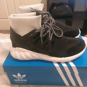 Adidas Tubular Doom